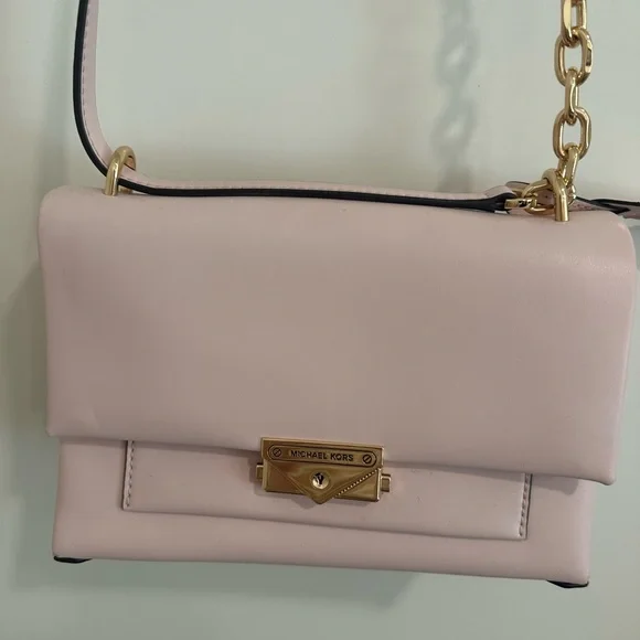 Michael Kors Light Pink Crossbody Bag with Gold Chain - Picture 2 of 4